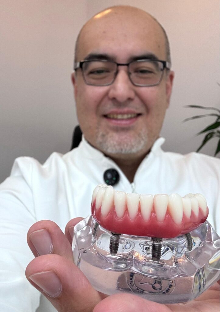 Dr André Okamoto - Implantes Dentários - Dentes Fixos - Prótese Protocolo - Dentadura Fixa - Moóca e Região